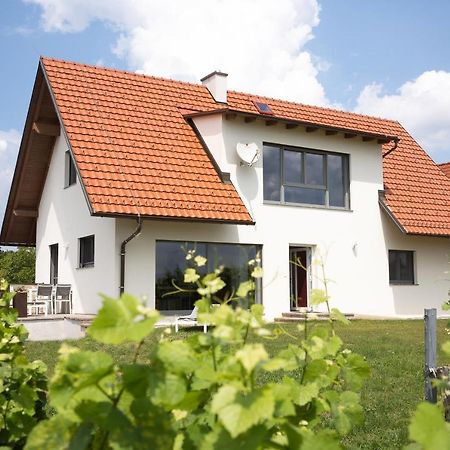Апартаменты Winzerhof Familie Kloeckl Клёх Экстерьер фото
