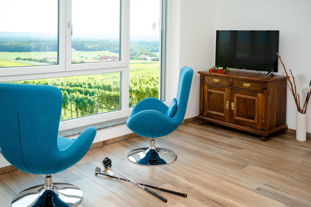 Апартаменты Winzerhof Familie Kloeckl Клёх Экстерьер фото